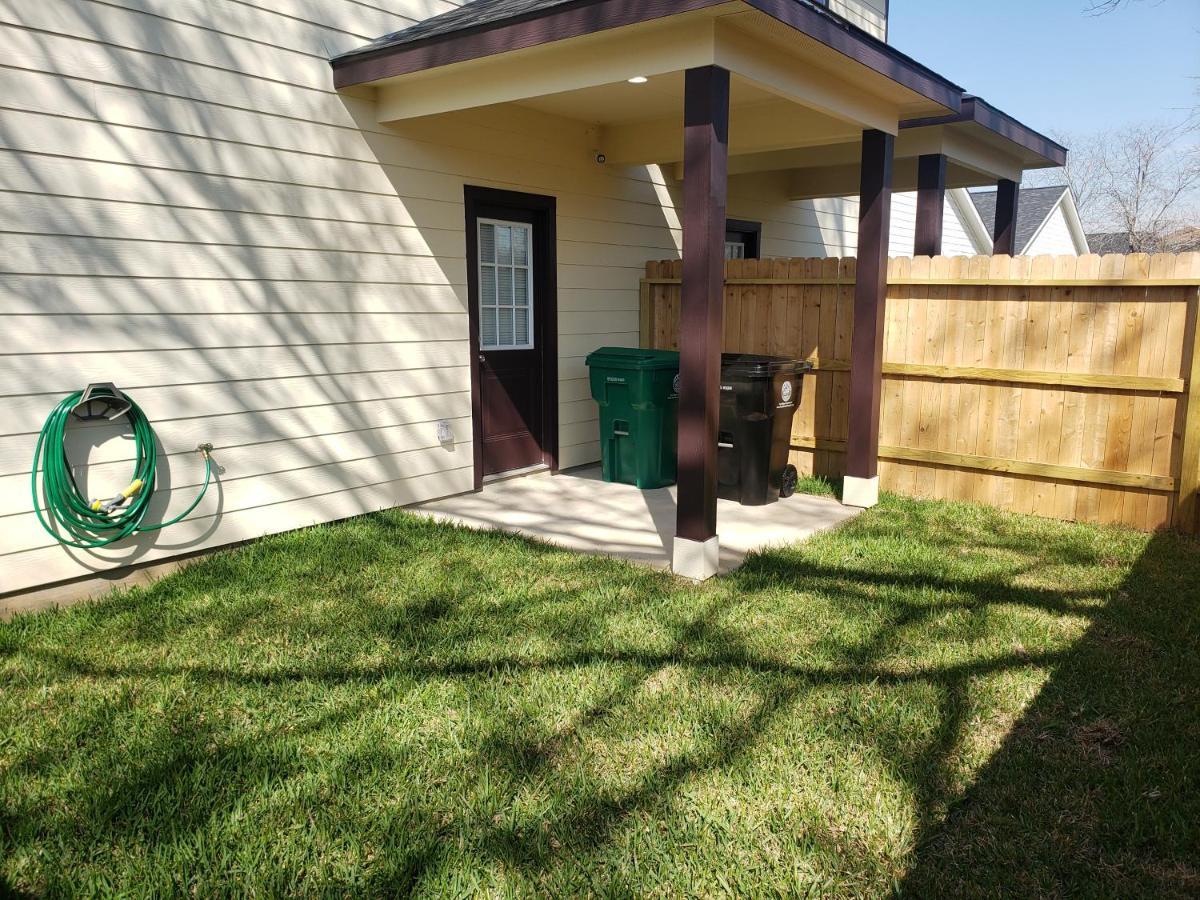 Home Away From Home Unit B Houston Exterior photo